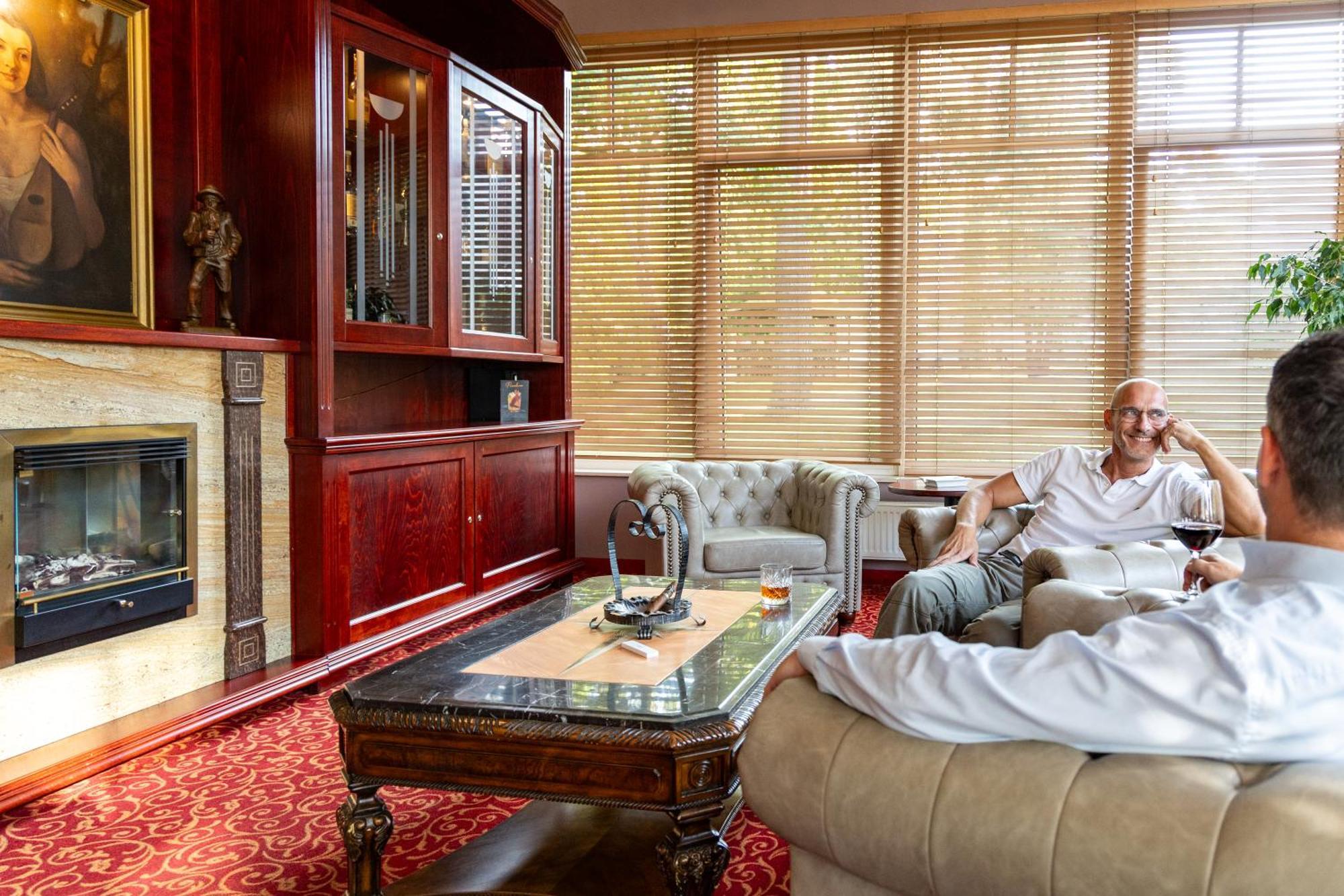 Ostseehotel Villen Im Park - Ein Rovell Hotel 塞巴特黑灵斯多夫 外观 照片
