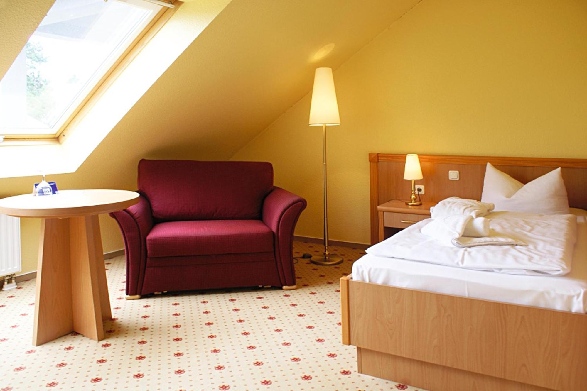 Ostseehotel Villen Im Park - Ein Rovell Hotel 塞巴特黑灵斯多夫 外观 照片
