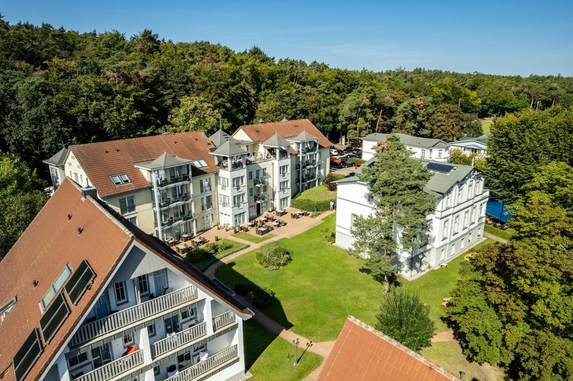 Ostseehotel Villen Im Park - Ein Rovell Hotel 塞巴特黑灵斯多夫 外观 照片