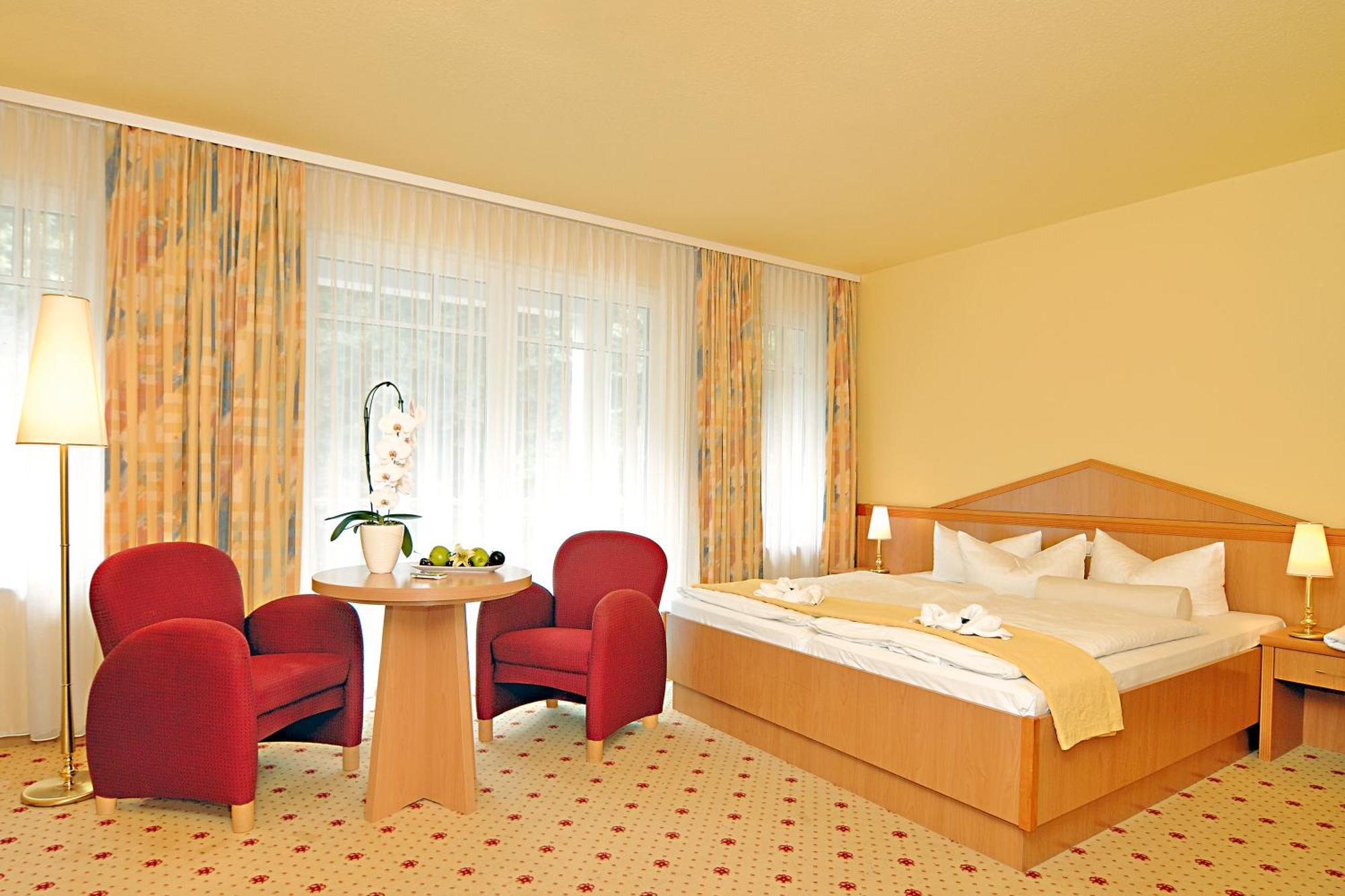 Ostseehotel Villen Im Park - Ein Rovell Hotel 塞巴特黑灵斯多夫 外观 照片