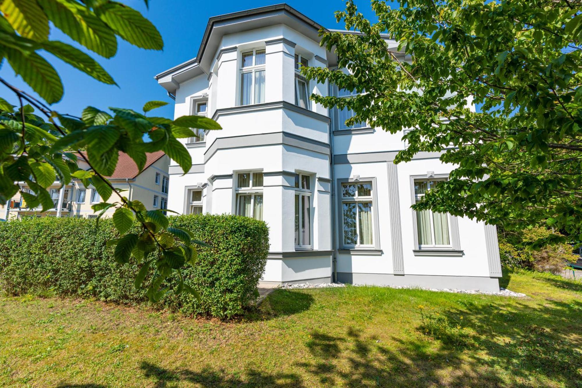 Ostseehotel Villen Im Park - Ein Rovell Hotel 塞巴特黑灵斯多夫 外观 照片