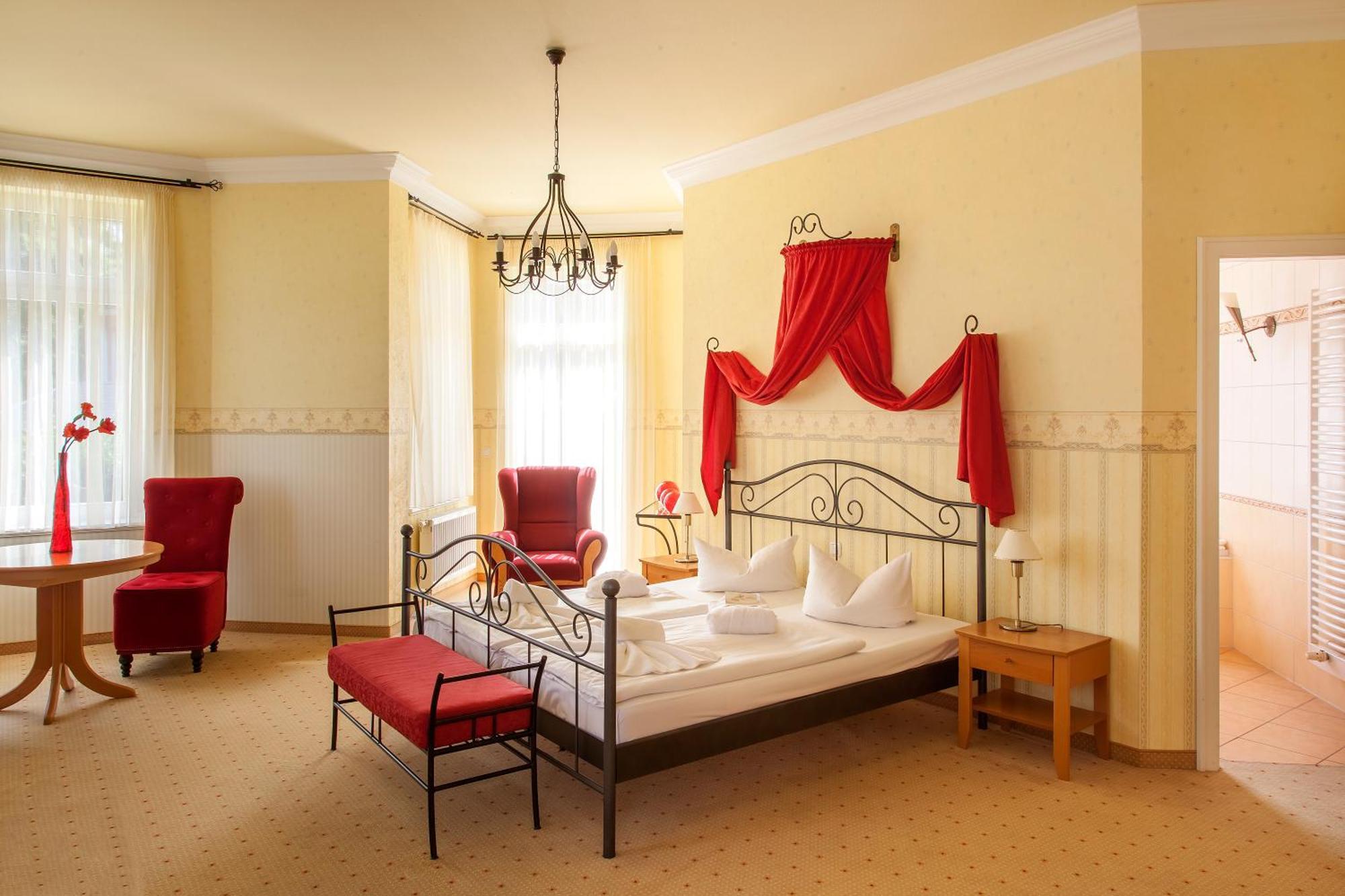Ostseehotel Villen Im Park - Ein Rovell Hotel 塞巴特黑灵斯多夫 外观 照片