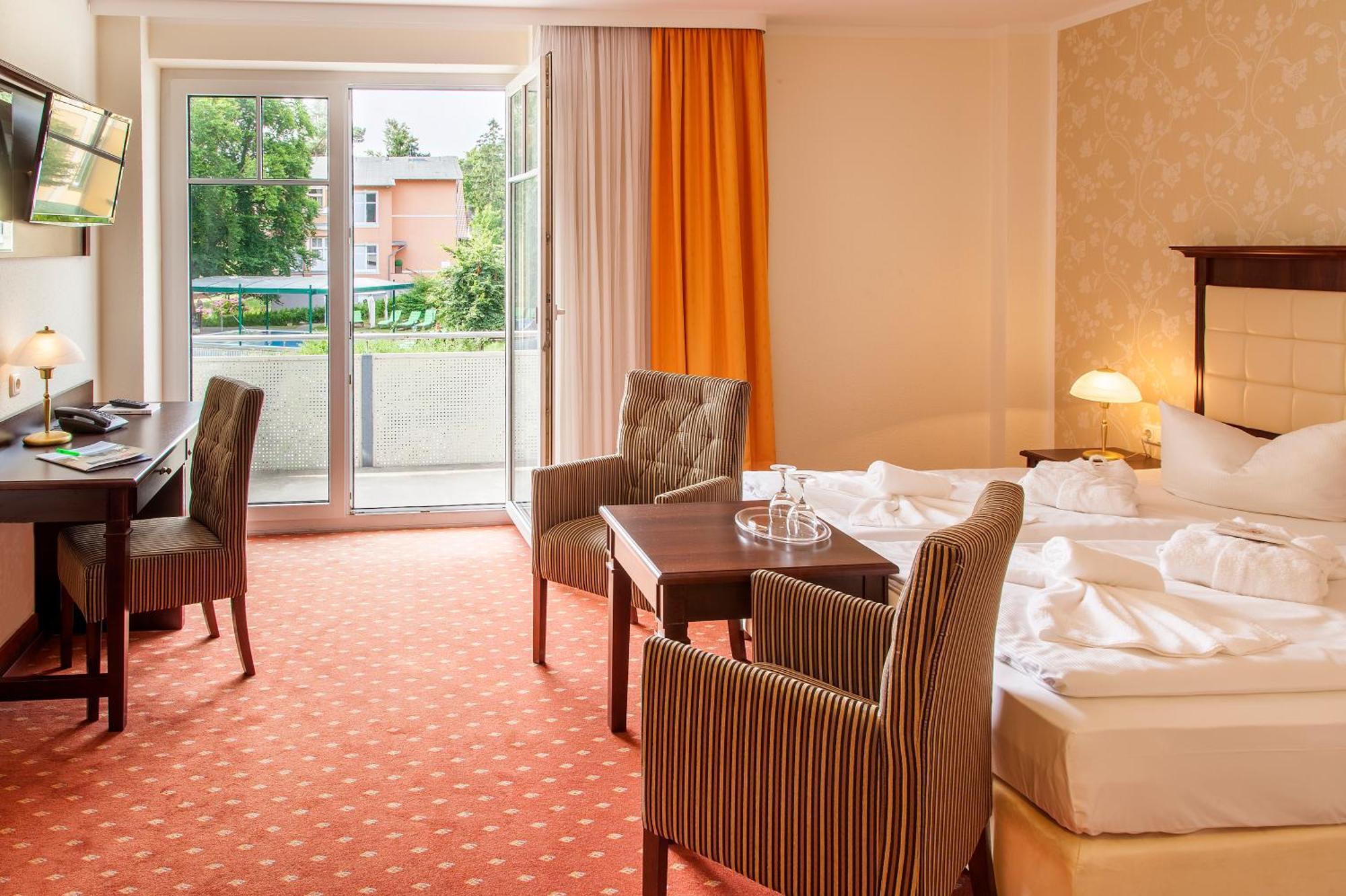 Ostseehotel Villen Im Park - Ein Rovell Hotel 塞巴特黑灵斯多夫 外观 照片