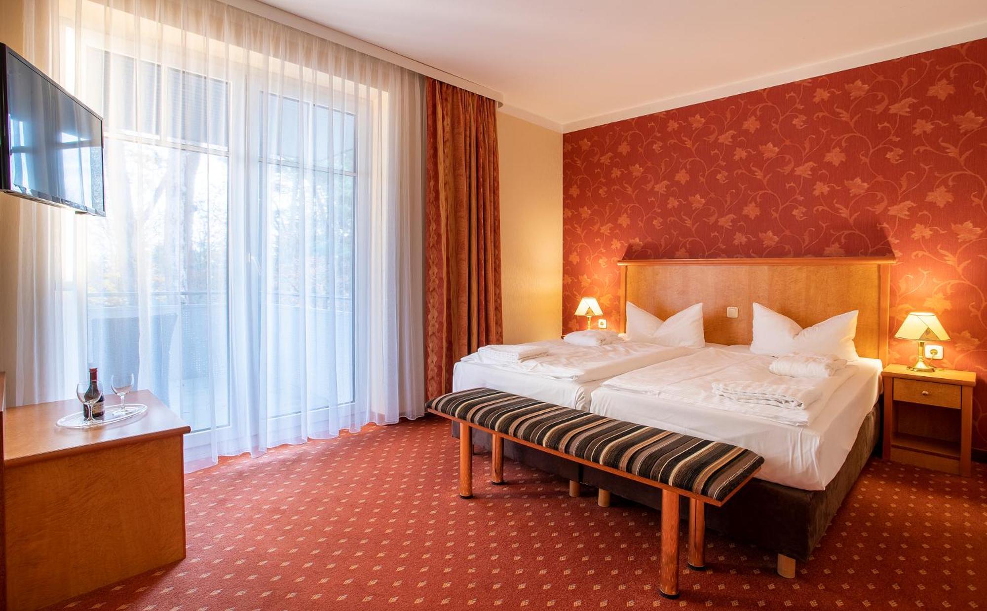 Ostseehotel Villen Im Park - Ein Rovell Hotel 塞巴特黑灵斯多夫 外观 照片