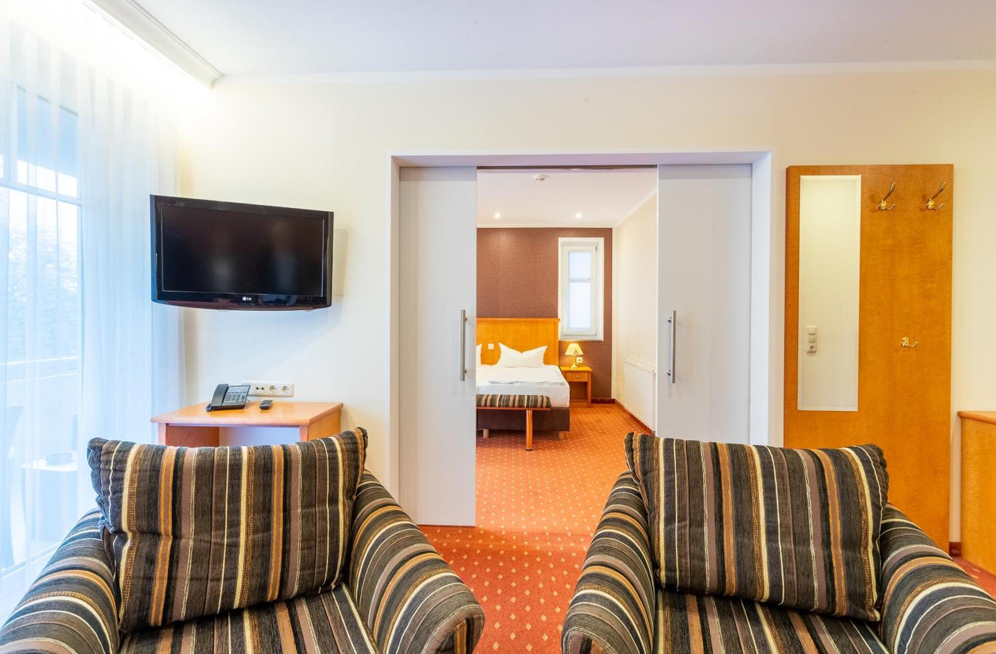 Ostseehotel Villen Im Park - Ein Rovell Hotel 塞巴特黑灵斯多夫 外观 照片
