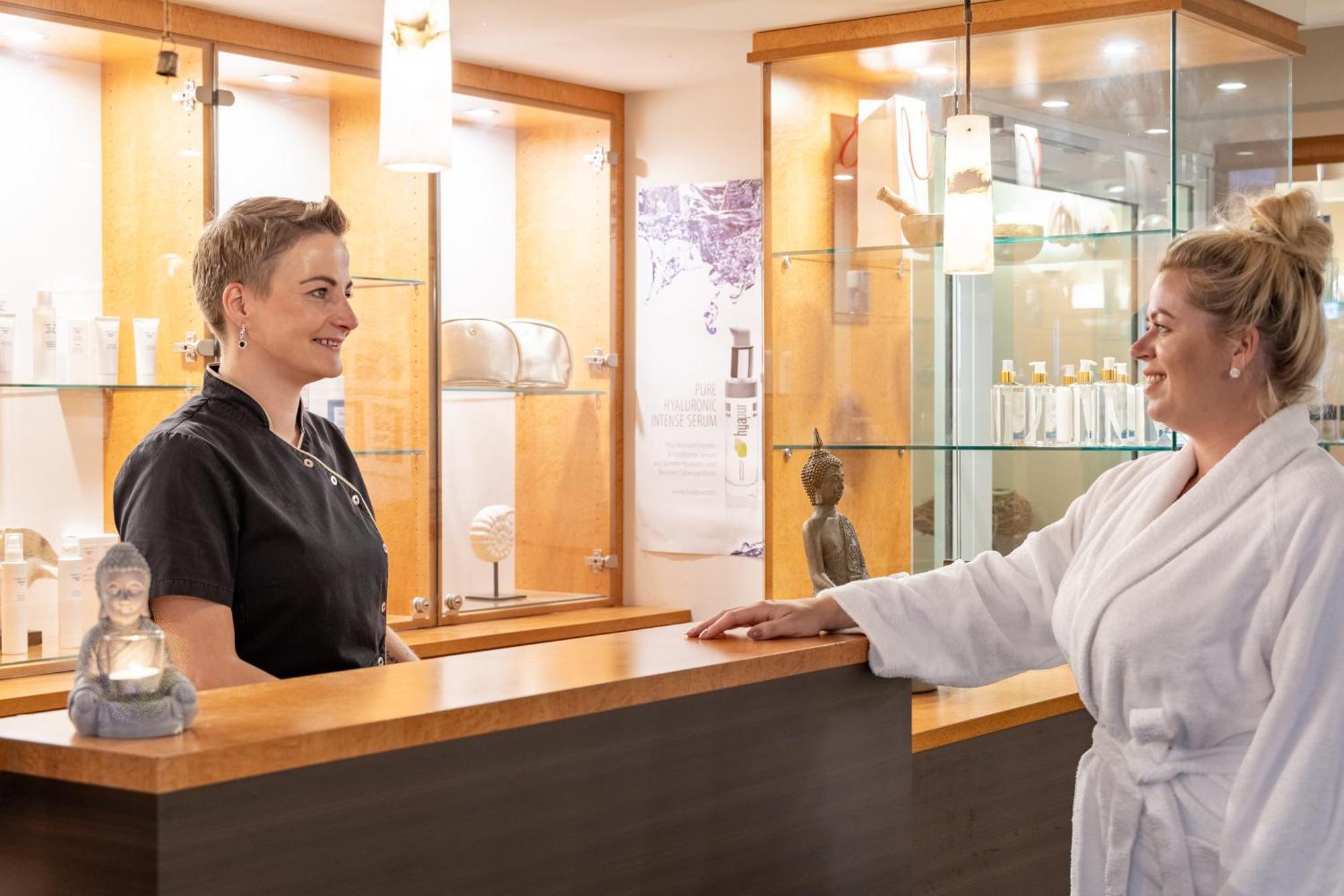 Ostseehotel Villen Im Park - Ein Rovell Hotel 塞巴特黑灵斯多夫 外观 照片
