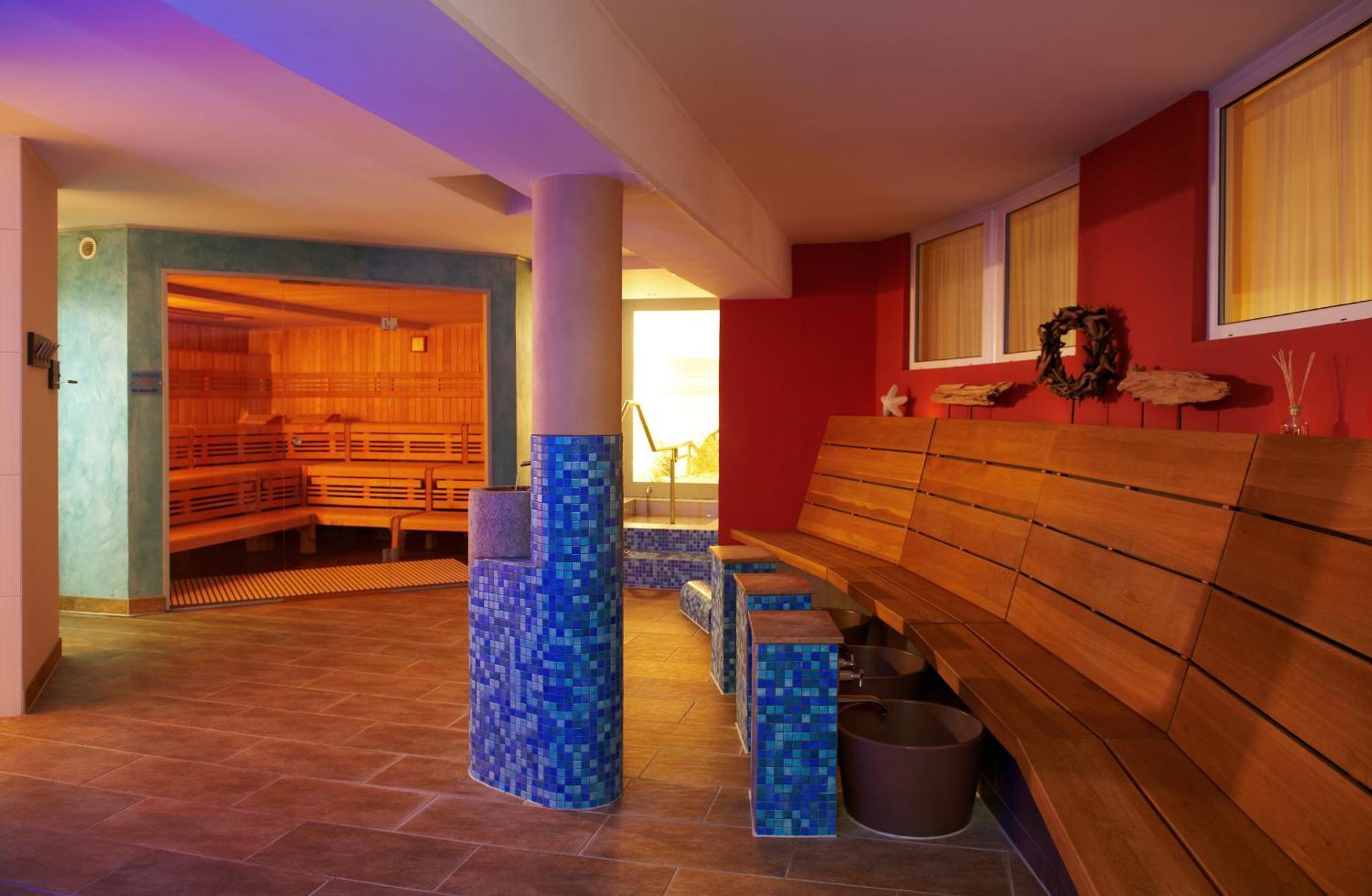 Ostseehotel Villen Im Park - Ein Rovell Hotel 塞巴特黑灵斯多夫 外观 照片